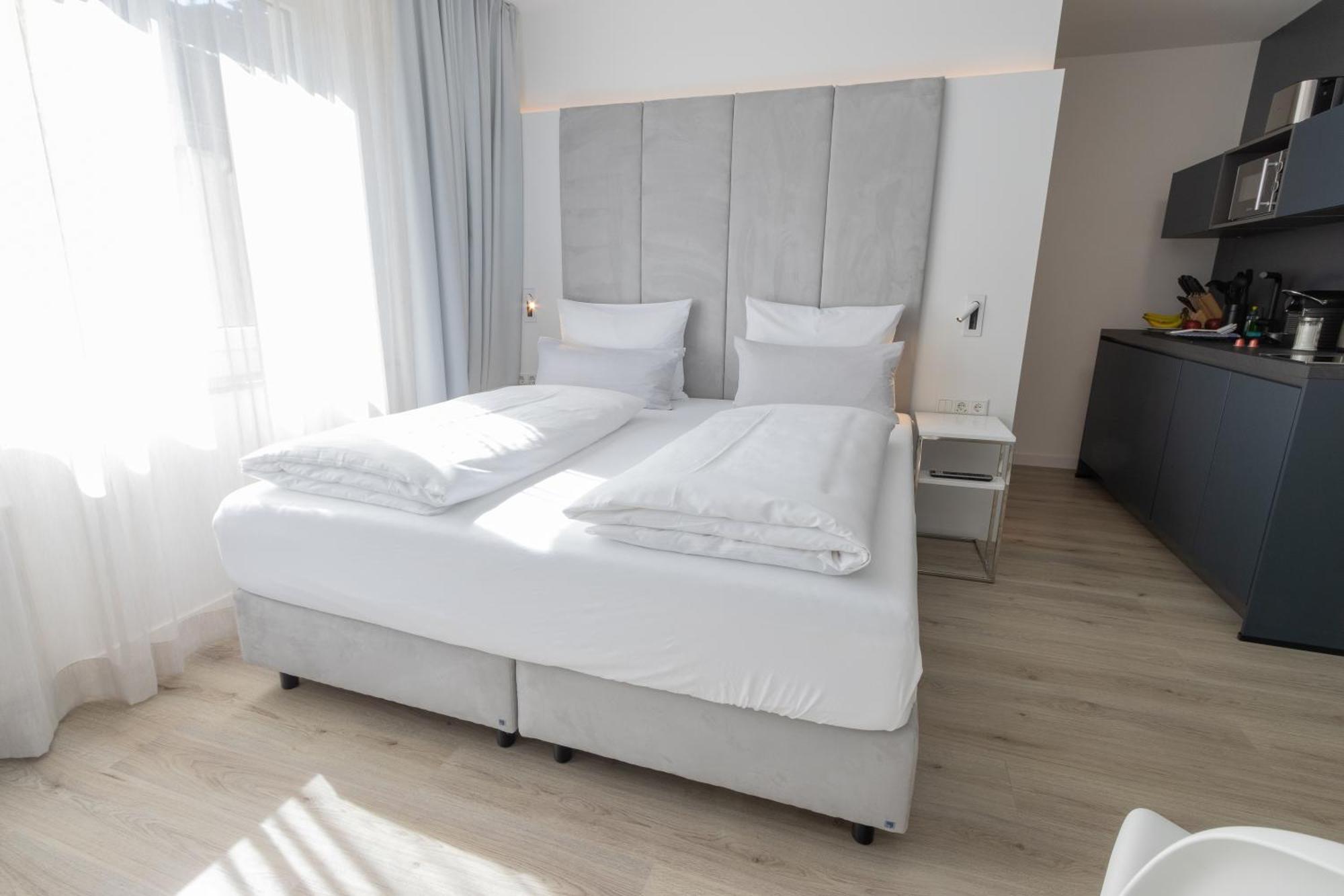 Zzzpace Smart-Hotel เครเฟลด์ ภายนอก รูปภาพ