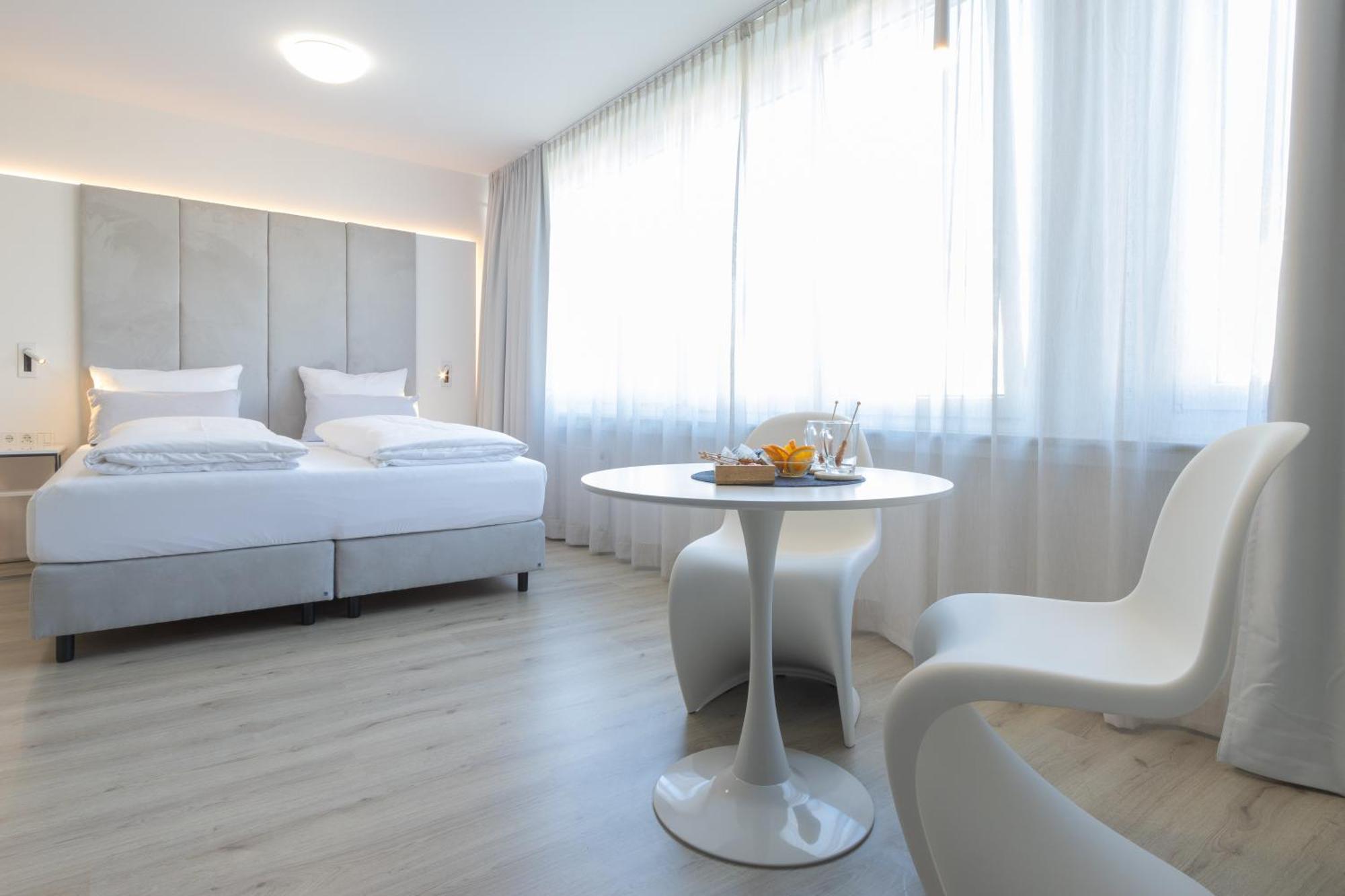 Zzzpace Smart-Hotel เครเฟลด์ ภายนอก รูปภาพ