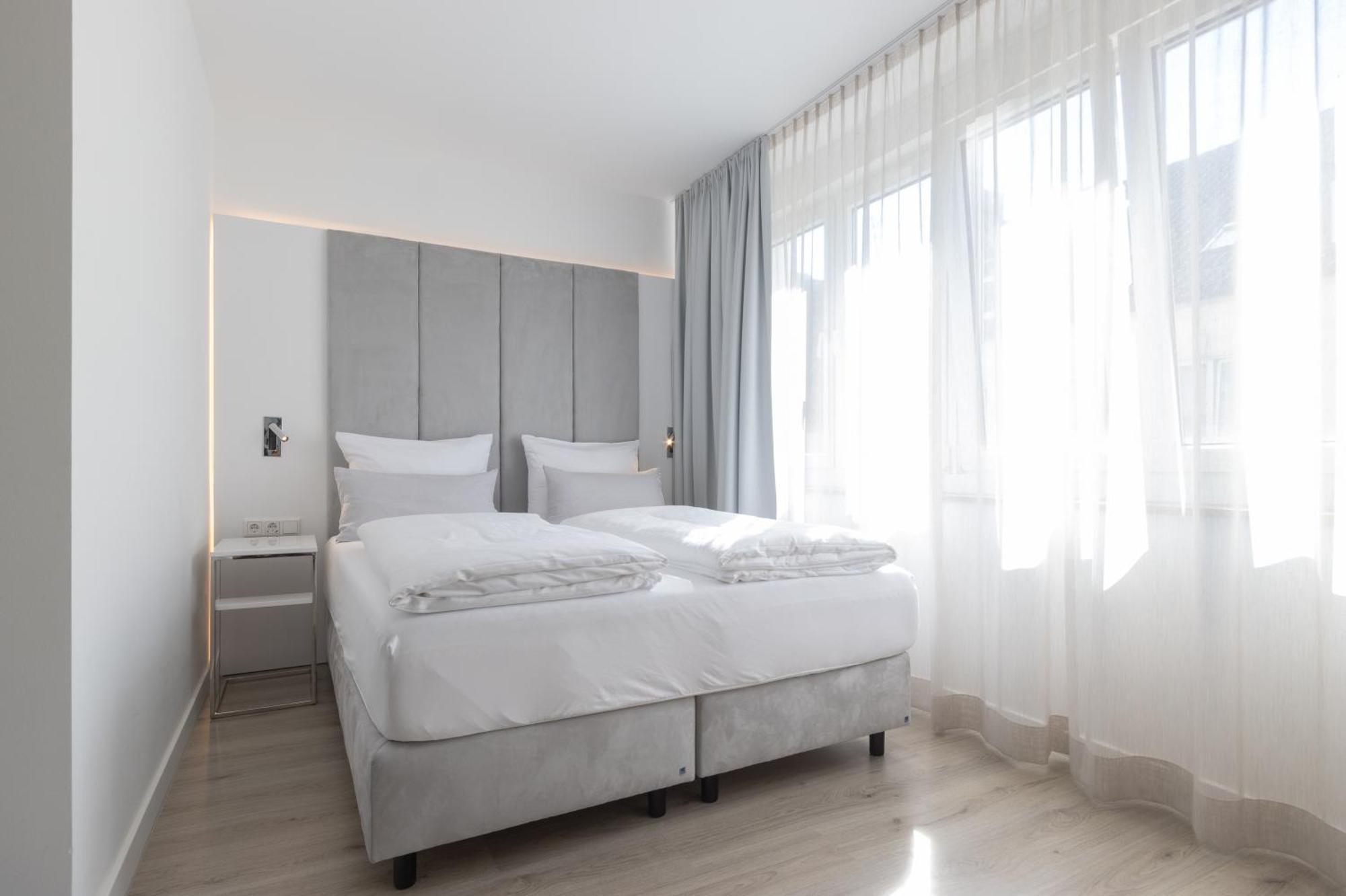Zzzpace Smart-Hotel เครเฟลด์ ภายนอก รูปภาพ